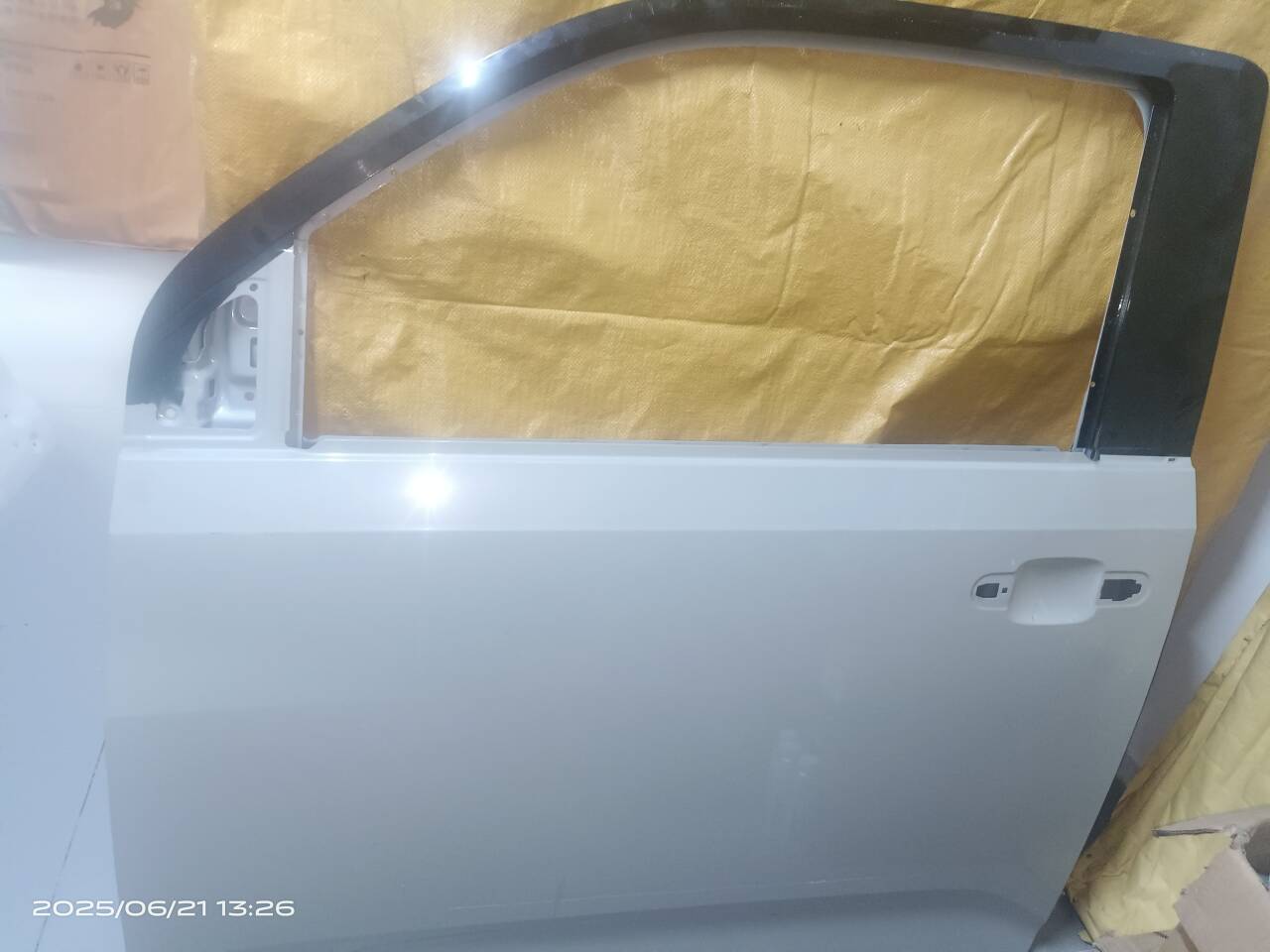 左前门焊合总成