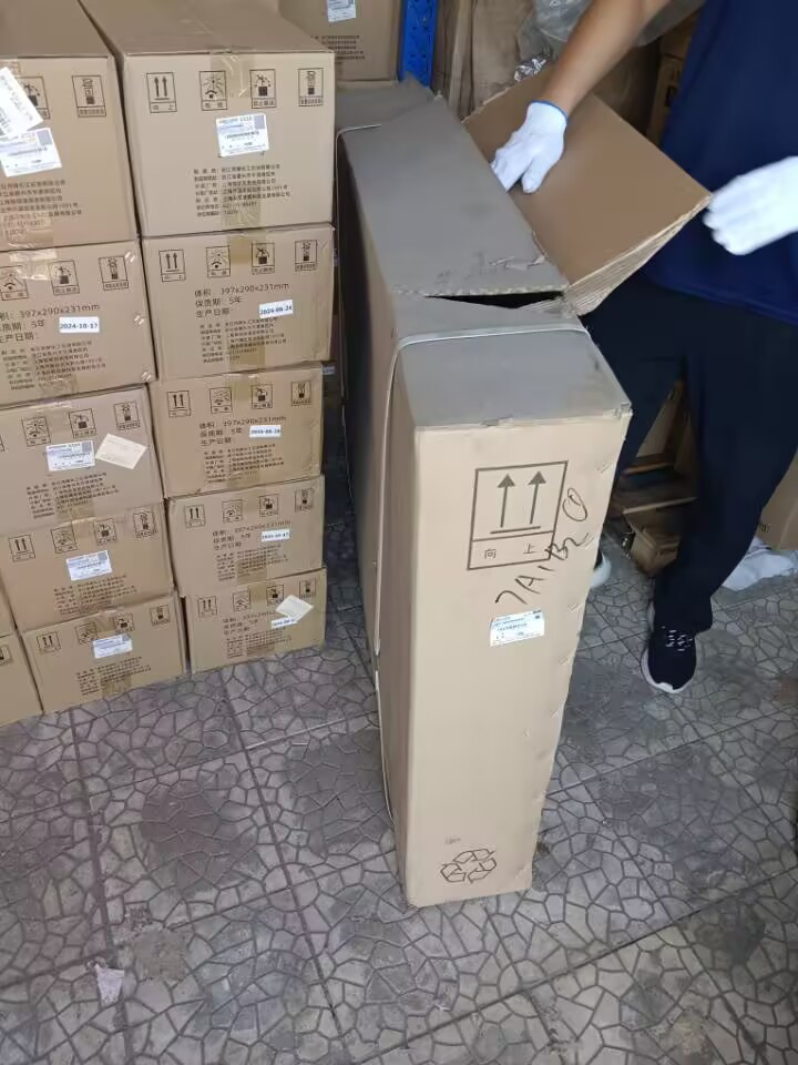 后风挡玻璃（领驭）（绿/黑色）