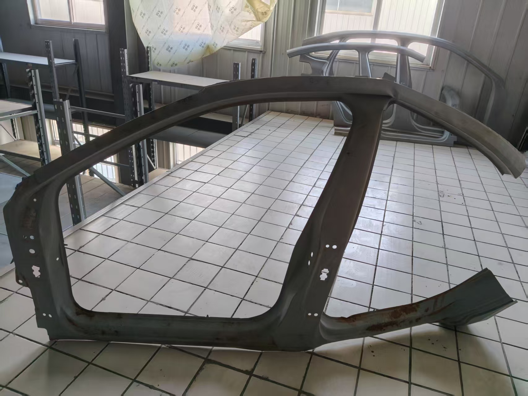 迈腾B8左侧围后叶子板及后门上下边梁弯折