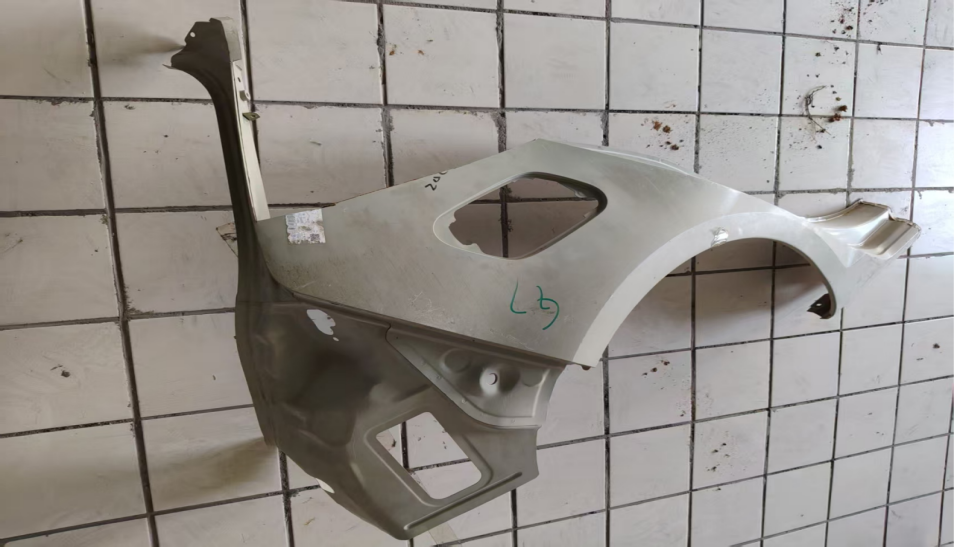 高尔夫7右后叶子板