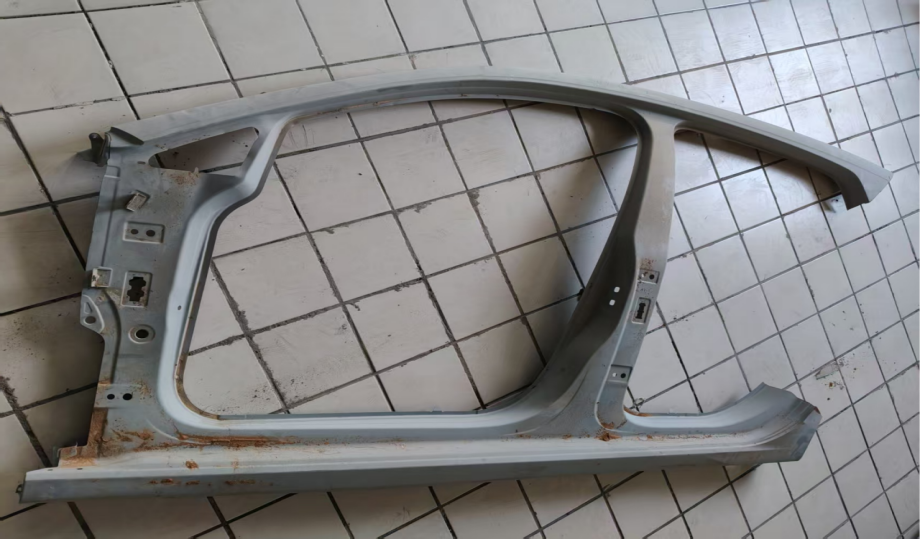 高尔夫7左侧围无后叶子板